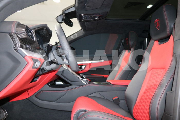 ** Unique Carbon Fiber Kit ** Lamborghini Urus Keyvany, 2020, 6,500Km Only, Gcc Specs 10 Image