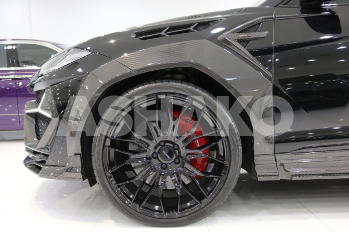 ** Unique Carbon Fiber Kit ** Lamborghini Urus Keyvany, 2020, 6,500Km Only, Gcc Specs 2 Image